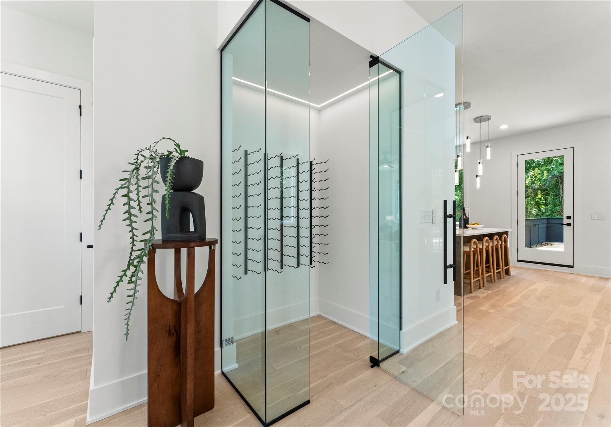 1725 Seifert Circle