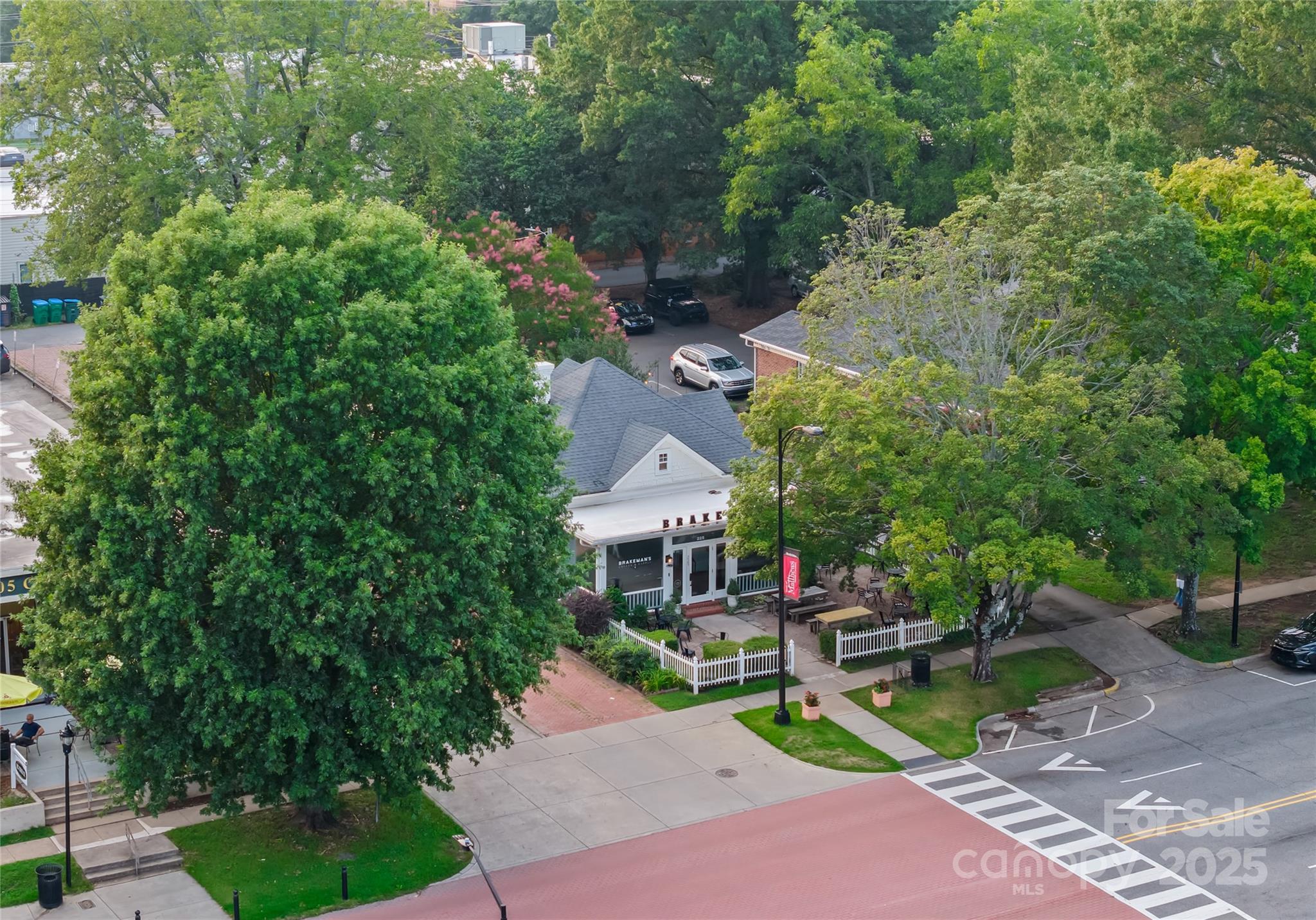 3005 Kinger Lane