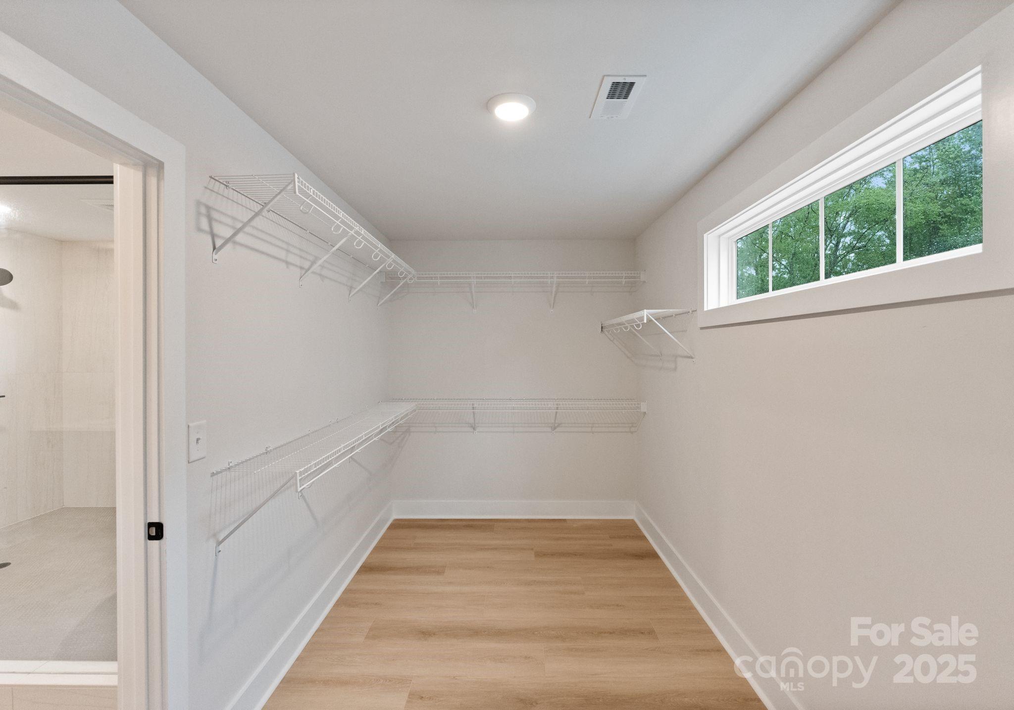 3005 Kinger Lane