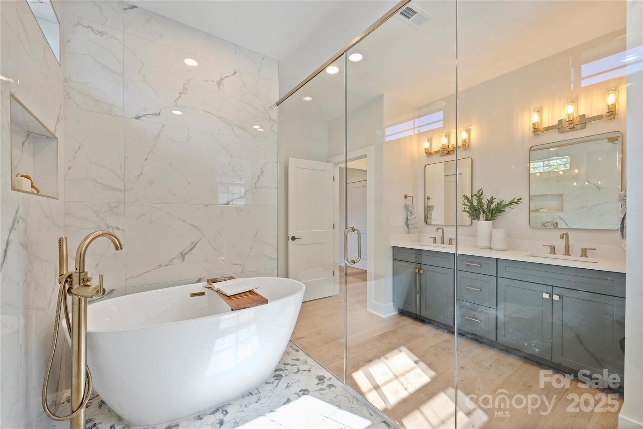 571 Lyttleton Drive