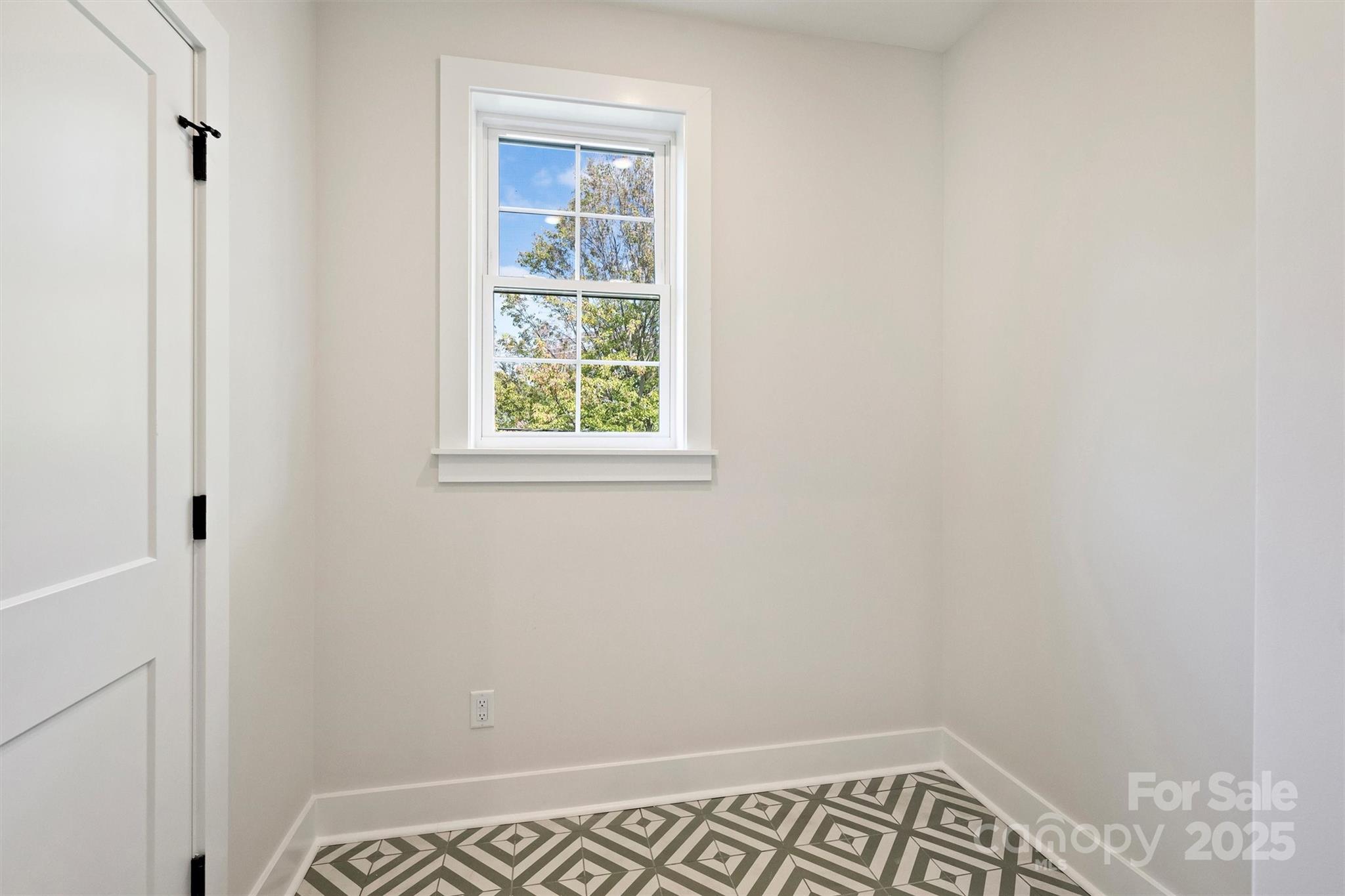 571 Lyttleton Drive