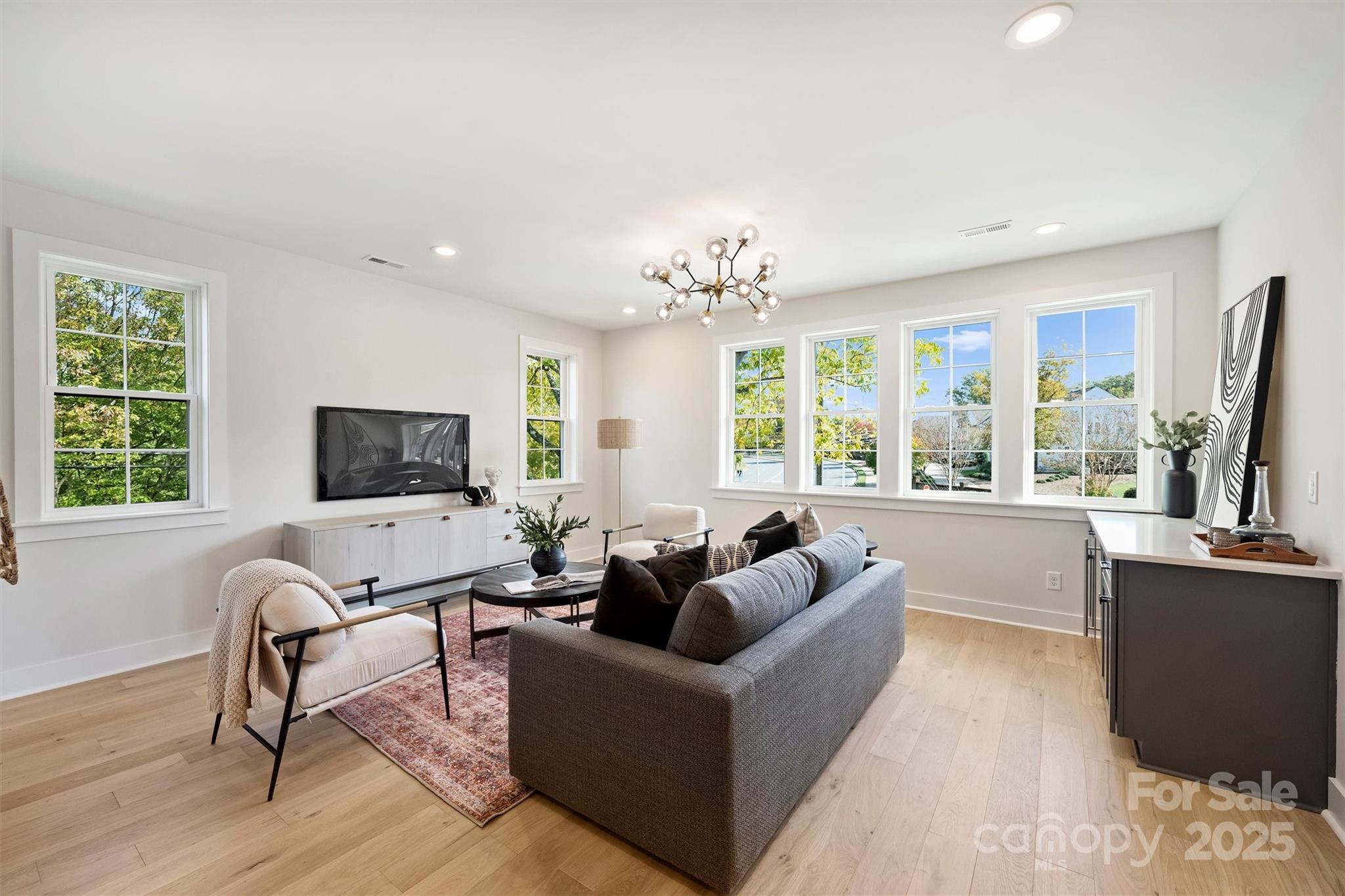 571 Lyttleton Drive
