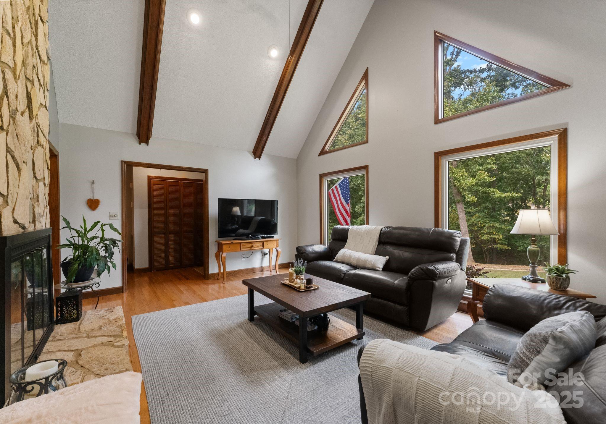 5008 Edith Oak Lane