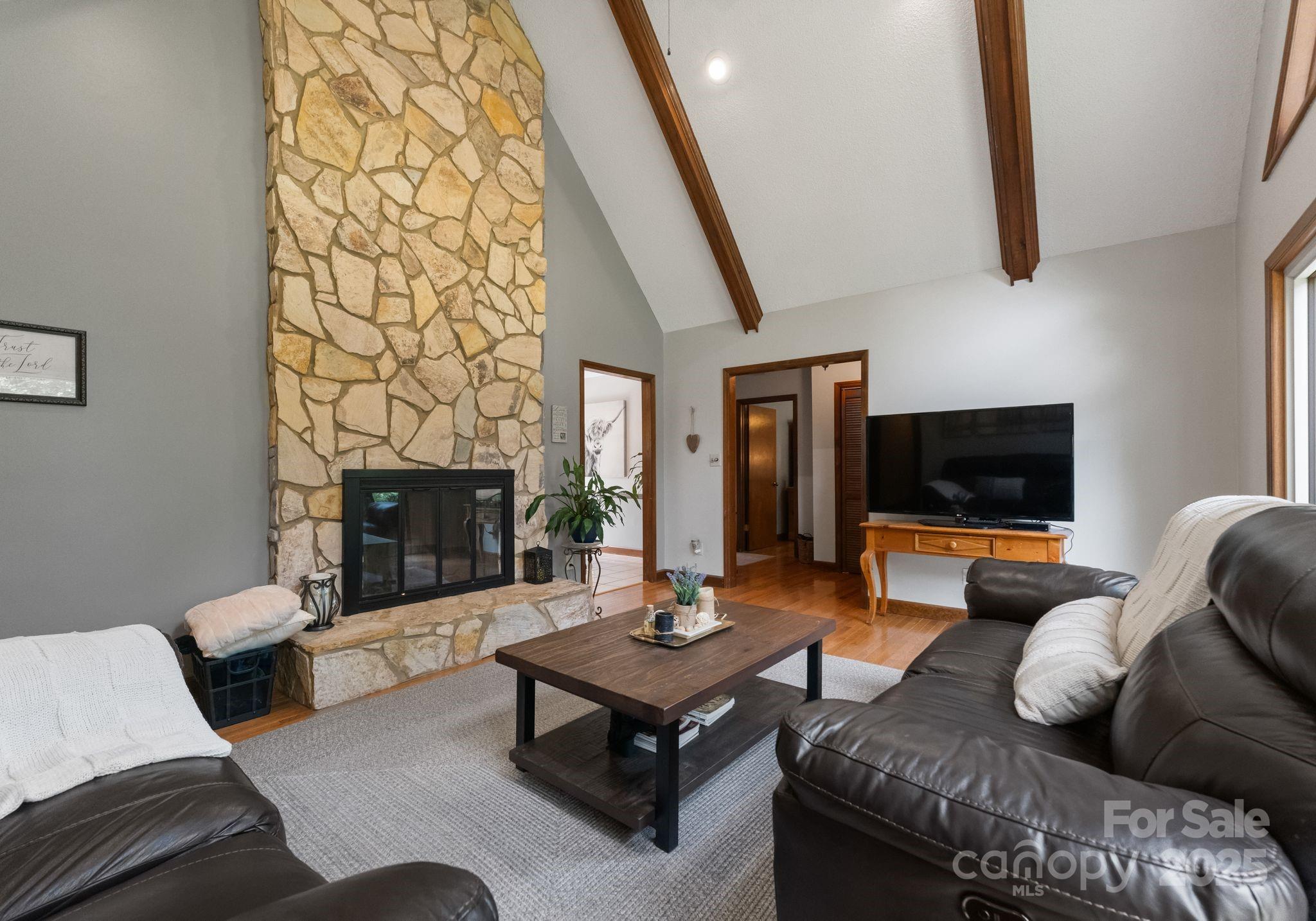 5008 Edith Oak Lane