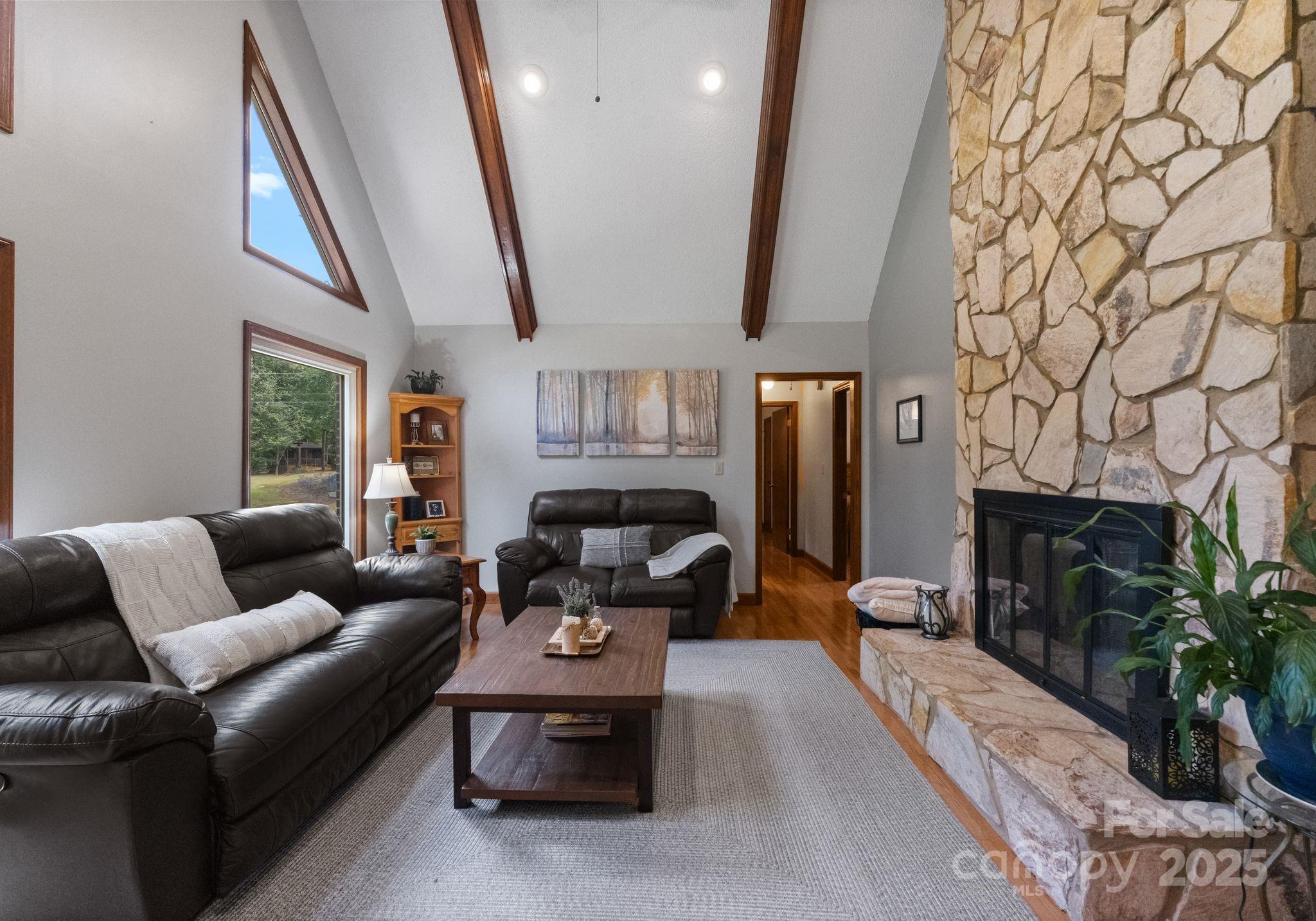 5008 Edith Oak Lane