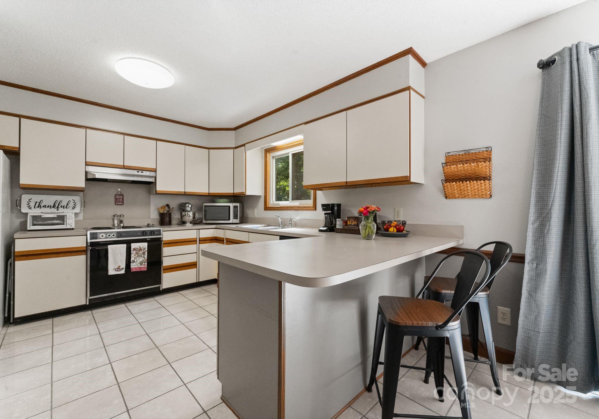 5008 Edith Oak Lane
