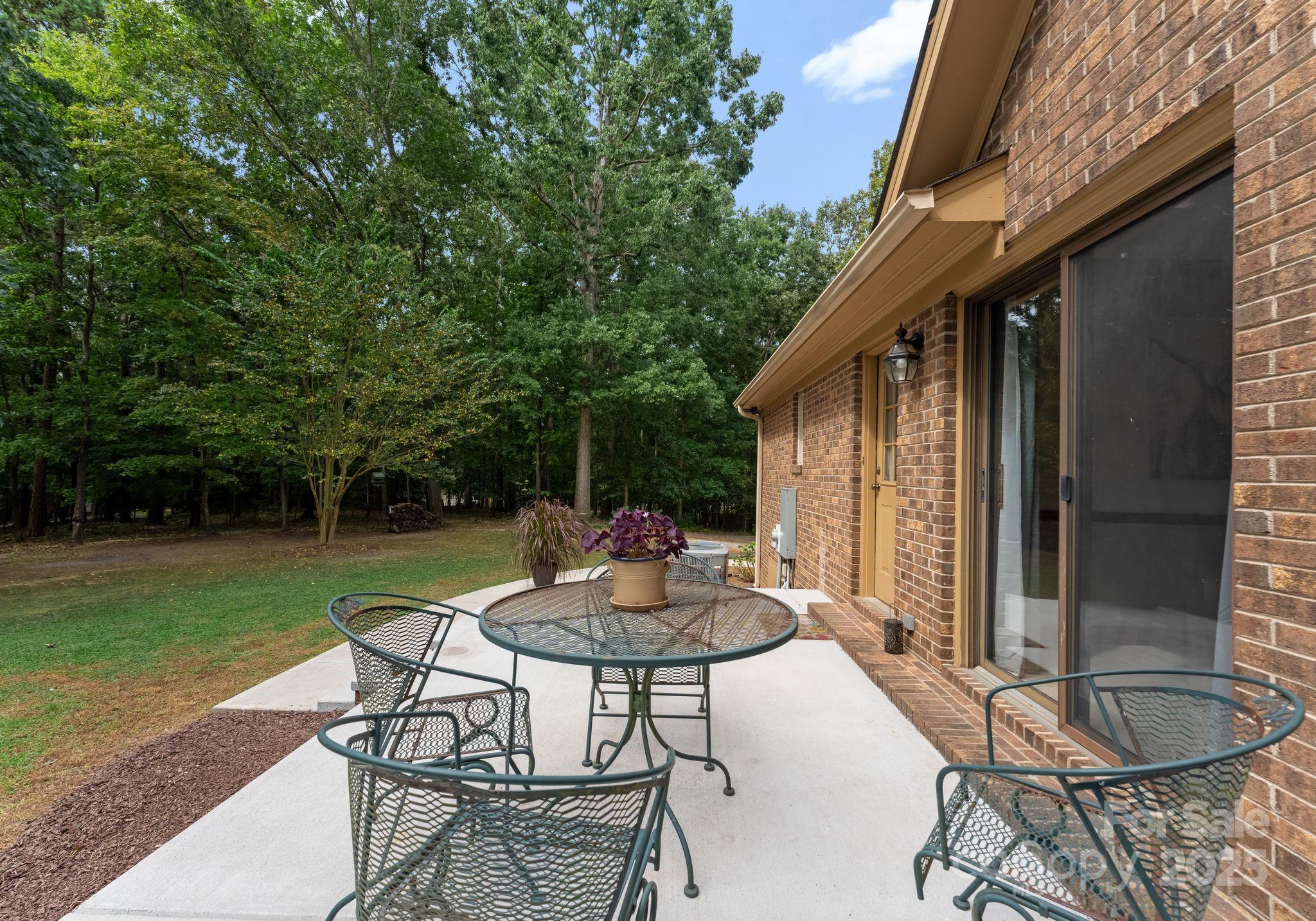5008 Edith Oak Lane