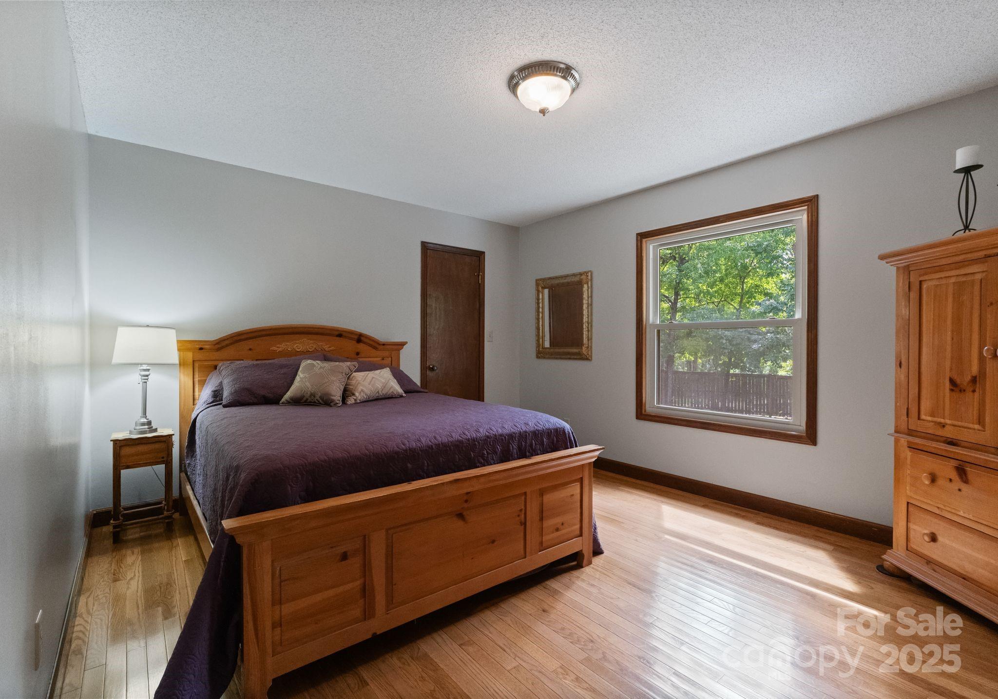 5008 Edith Oak Lane