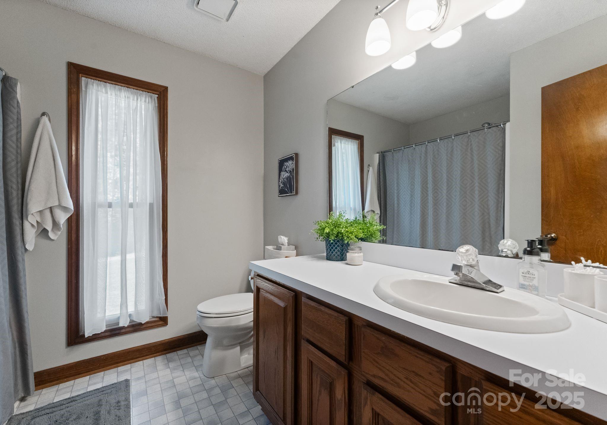 5008 Edith Oak Lane