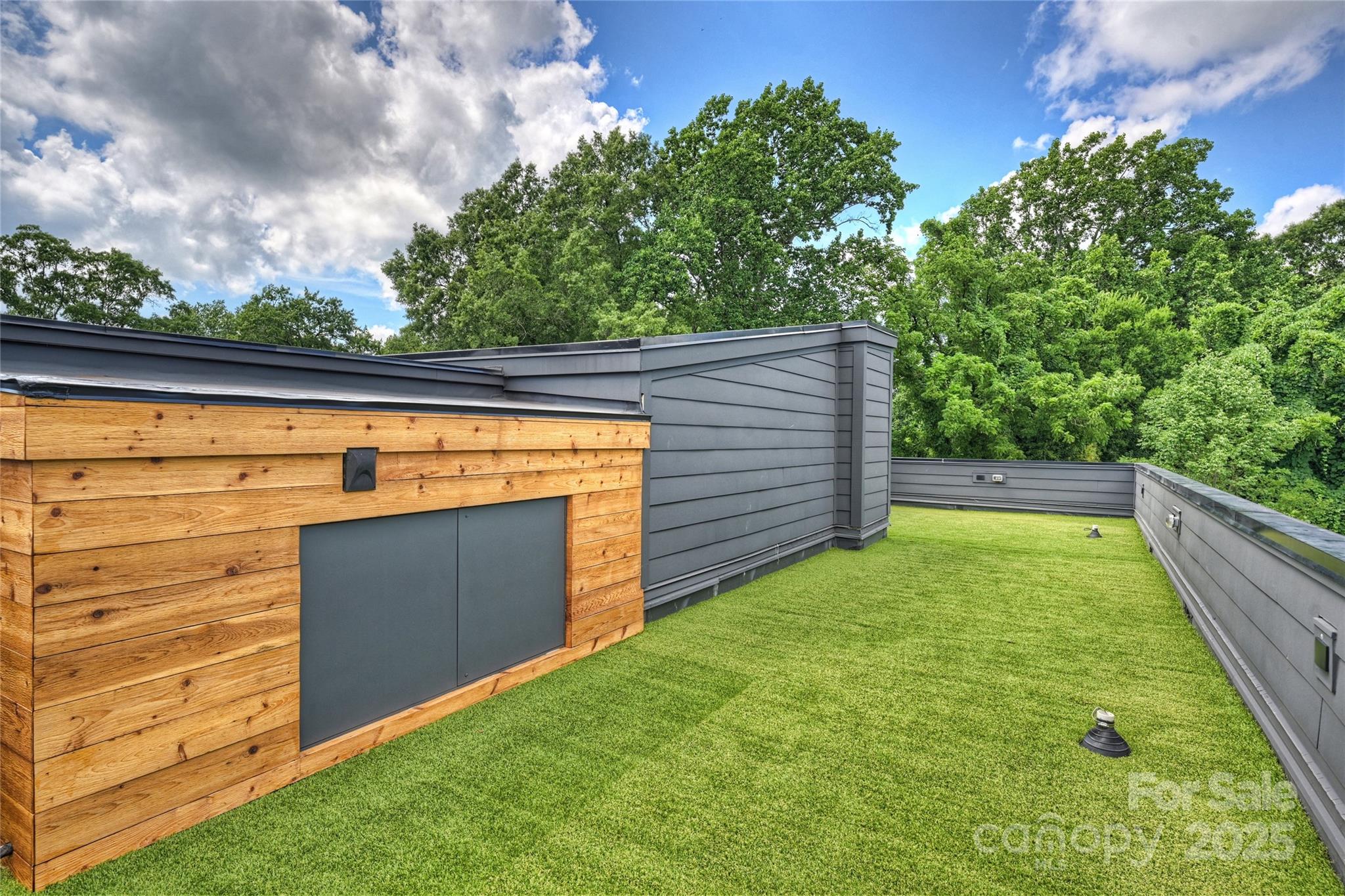 209 Coxe Avenue Unit: B