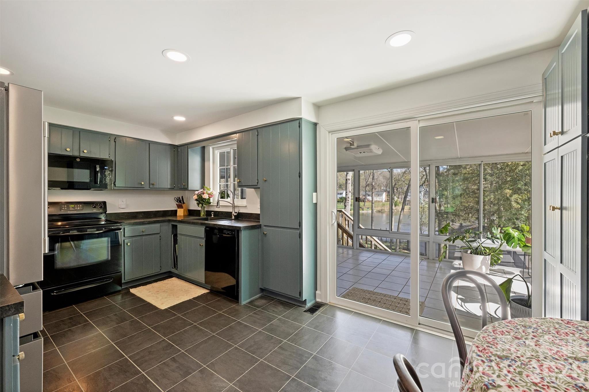 6021 Carpenter Drive