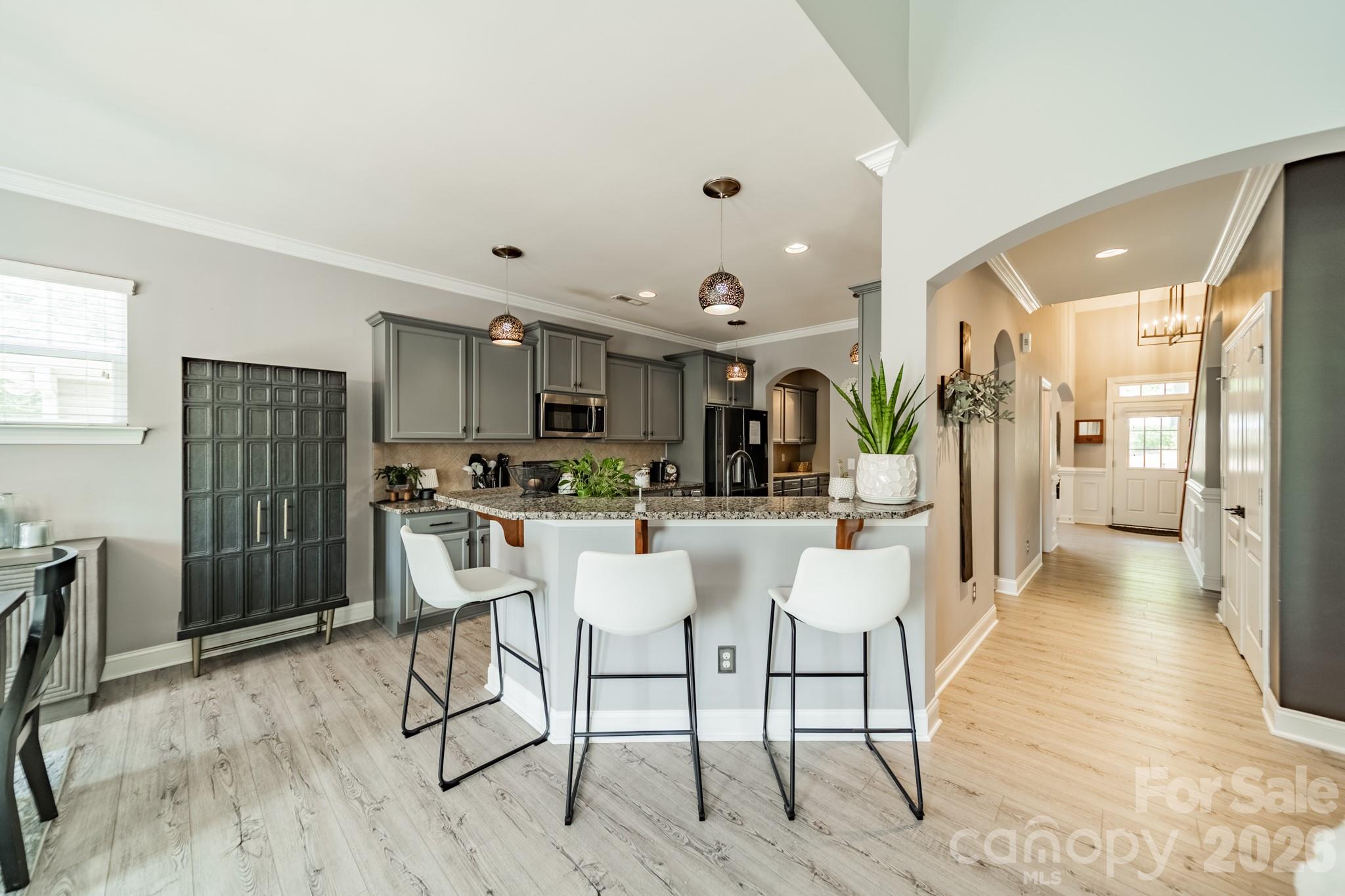 1204 Woodglen Lane