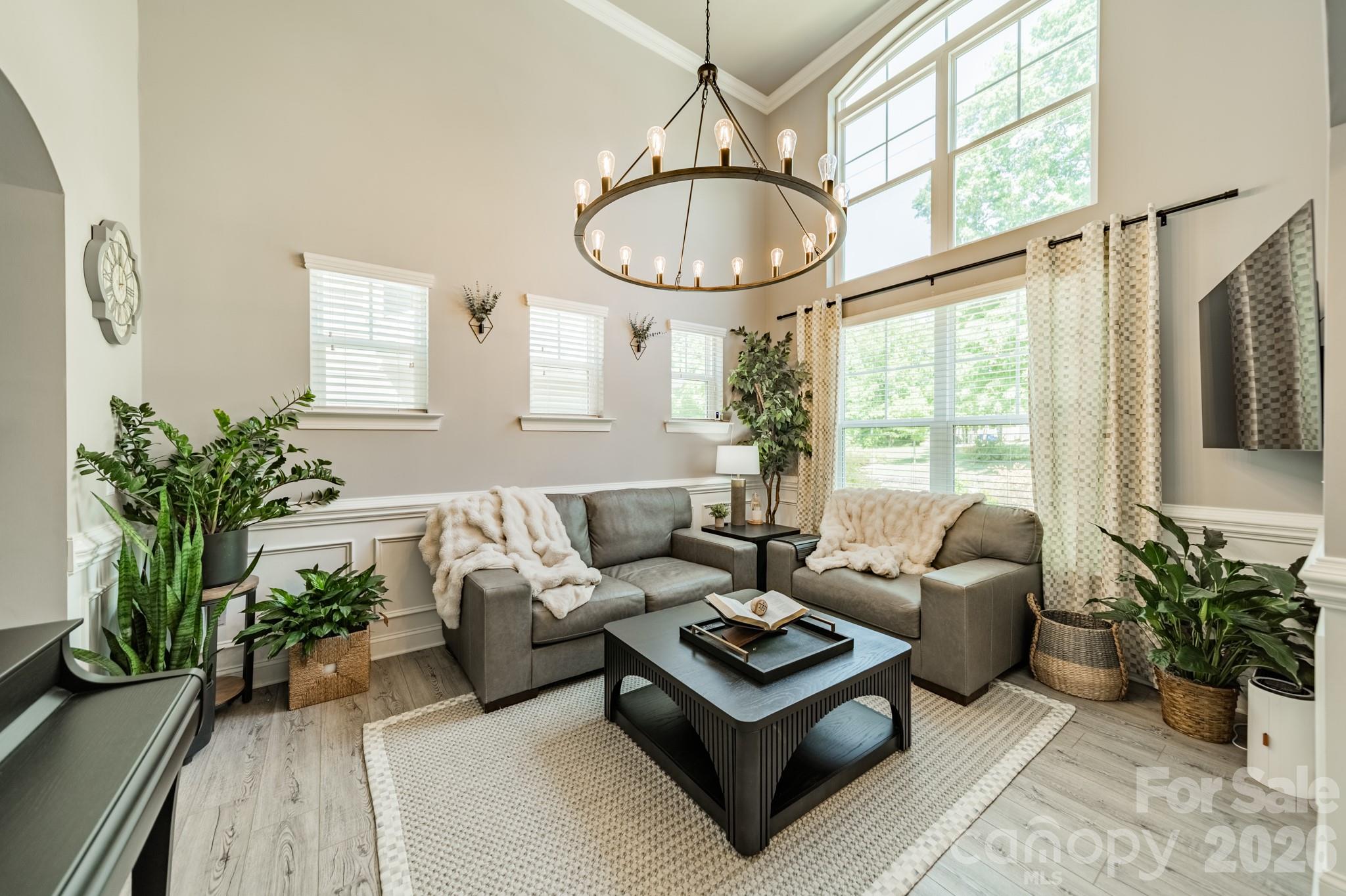 1204 Woodglen Lane