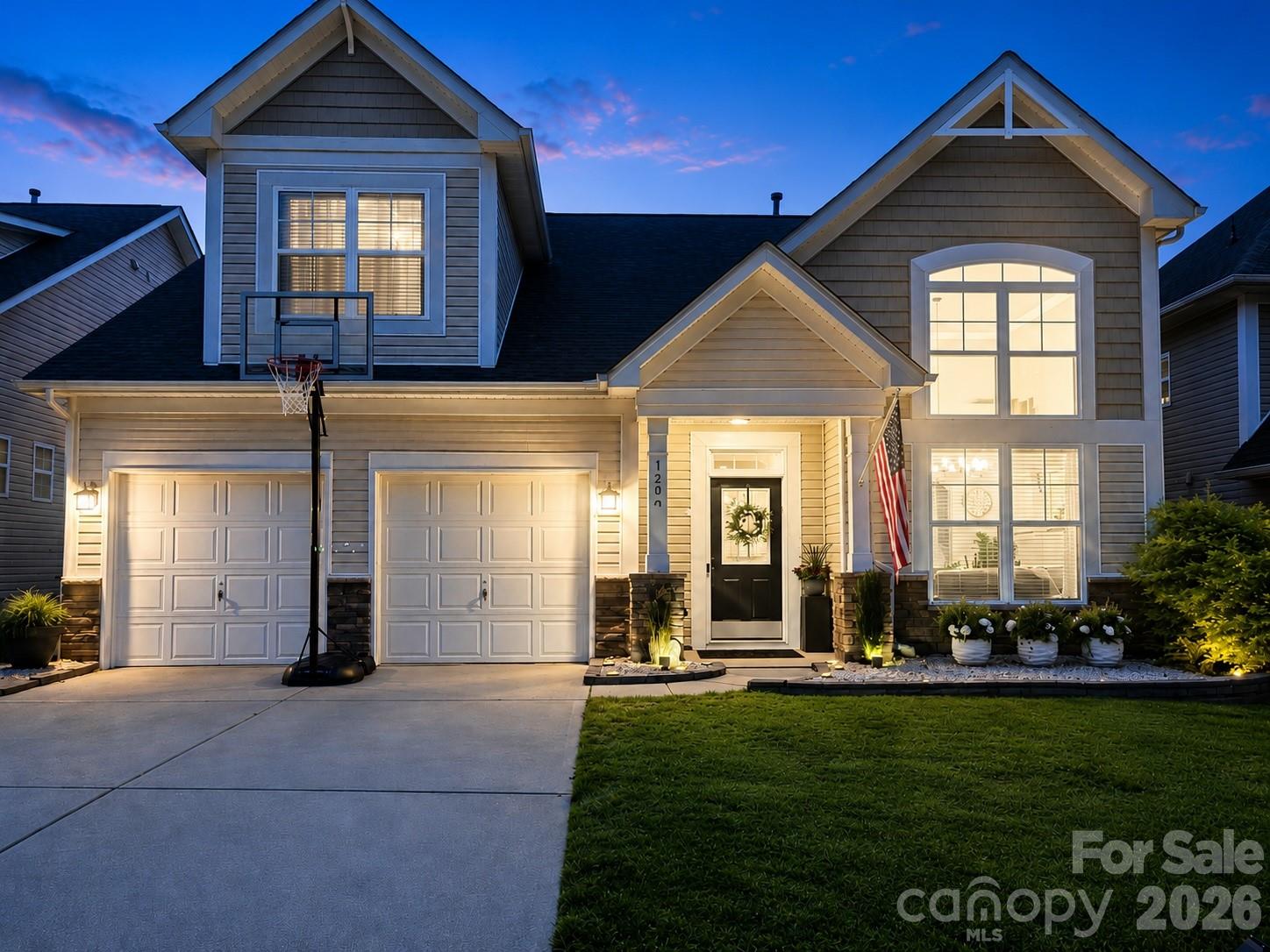 1204 Woodglen Lane