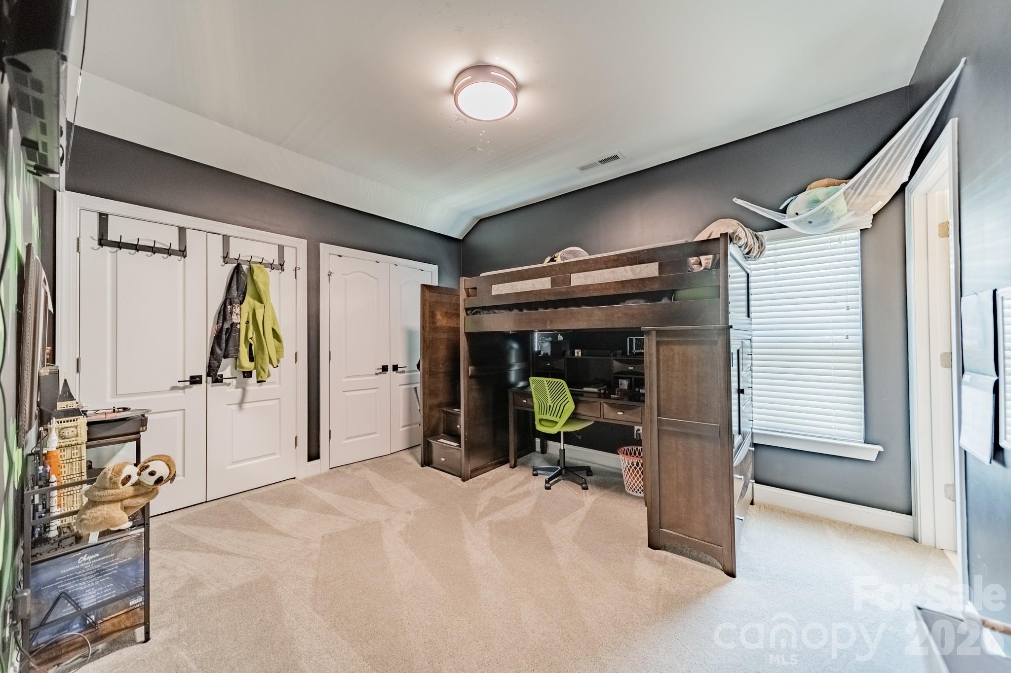 1204 Woodglen Lane