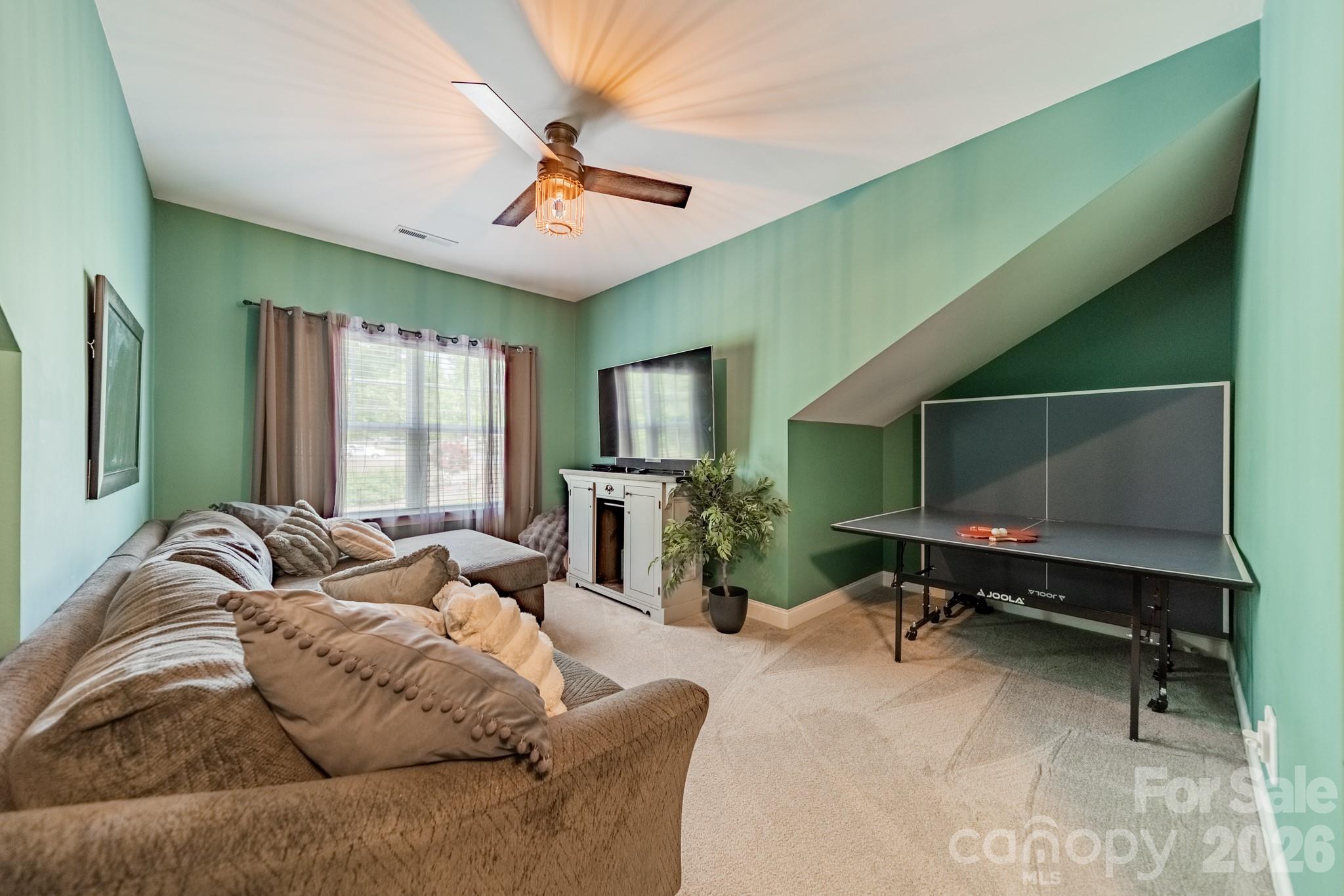 1204 Woodglen Lane