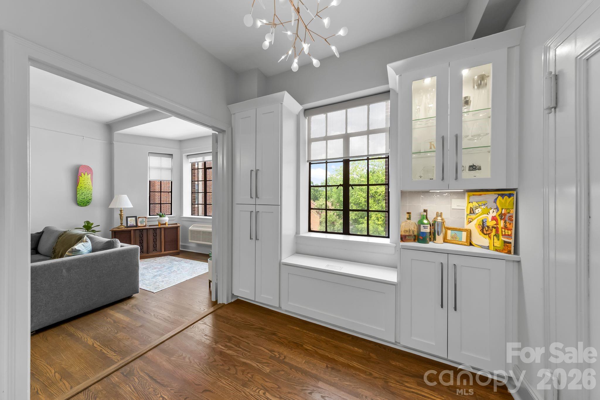 301 W 10th Street Unit: 407