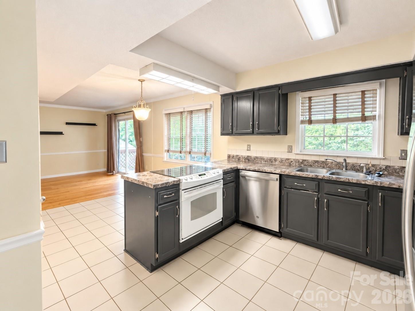 1425 Longbrook Drive
