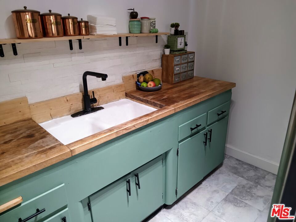 815 Pacific Avenue Unit: 9