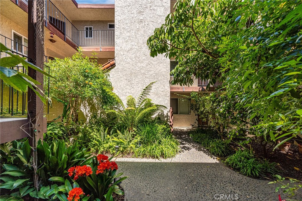 353 N Colorado Place 201