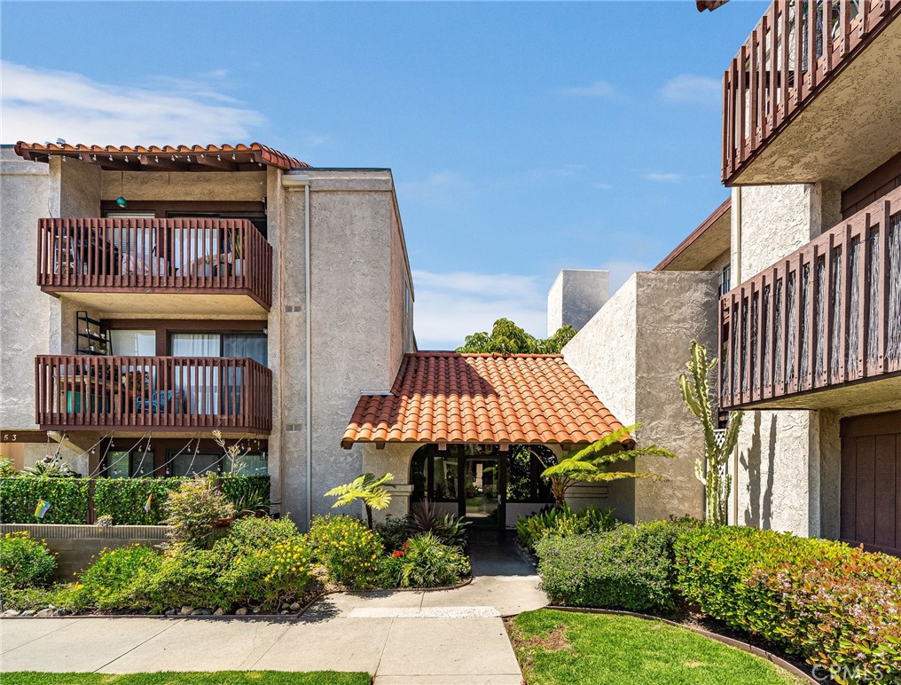 353 N Colorado Place 201