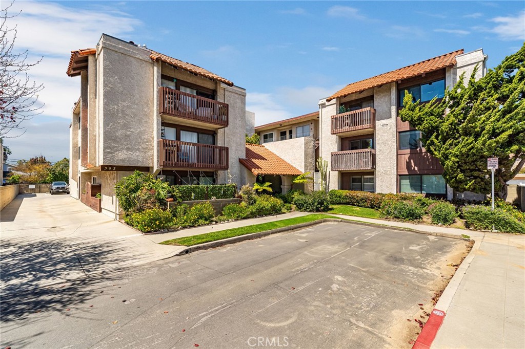 353 N Colorado Place 201