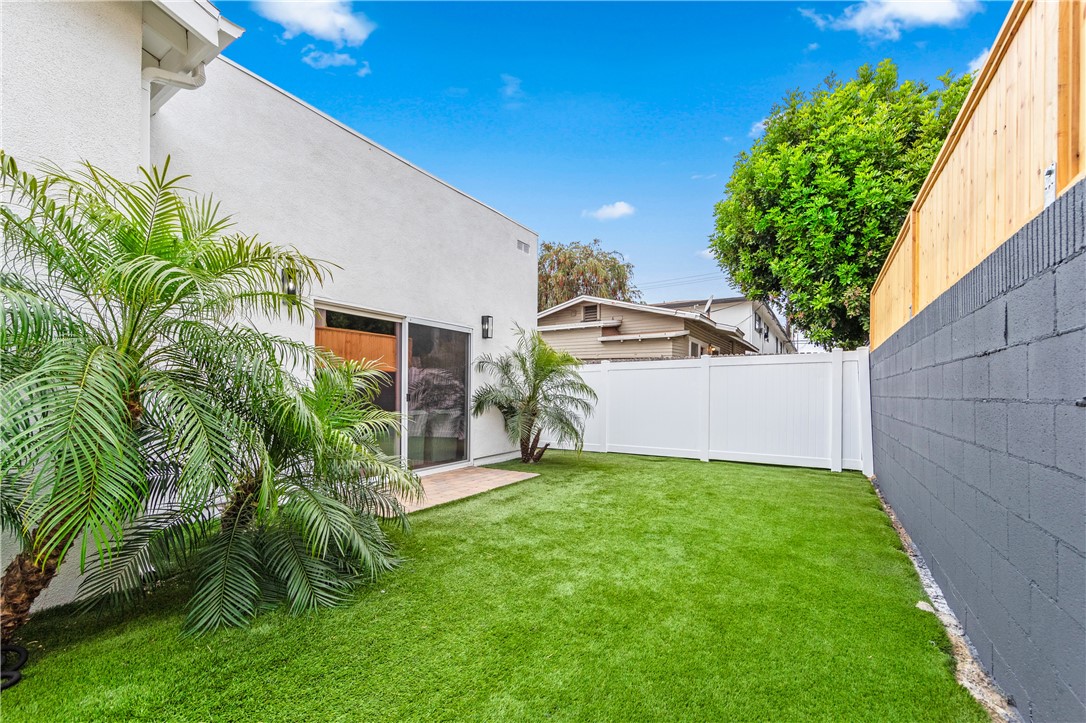 3627 E Vermont Street