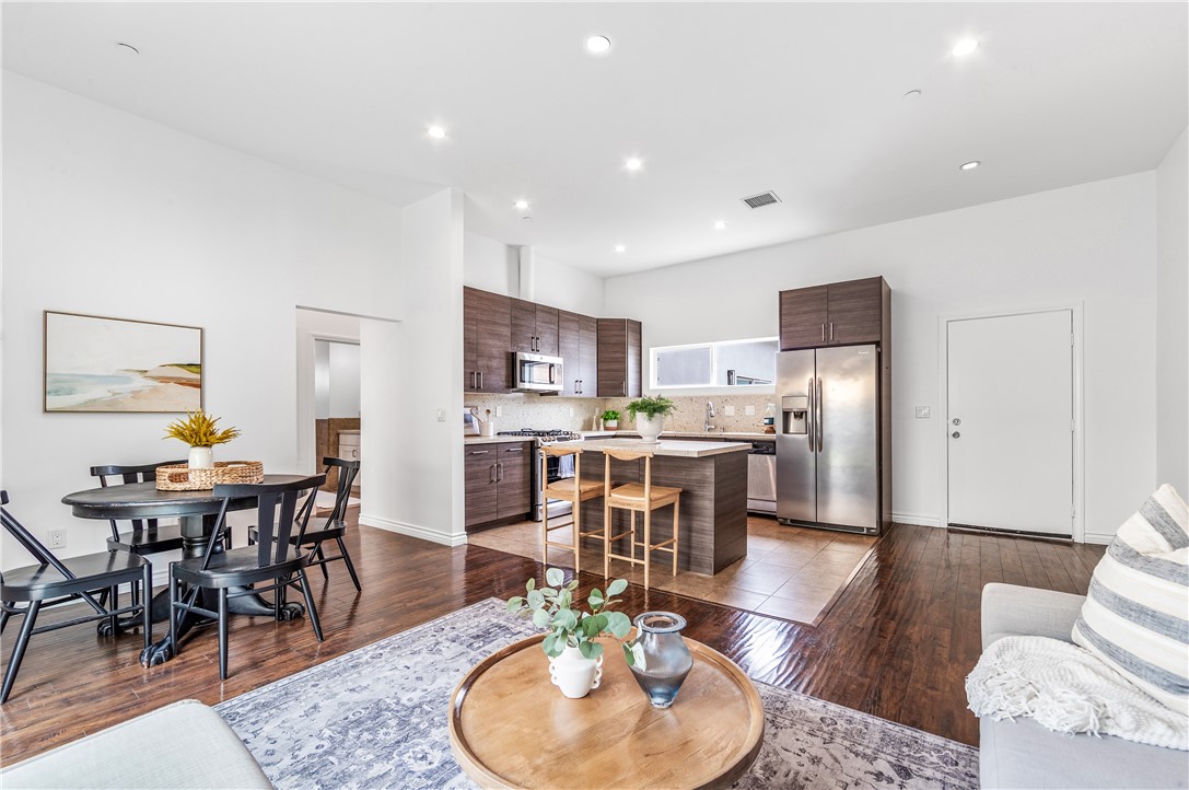 3627 E Vermont Street