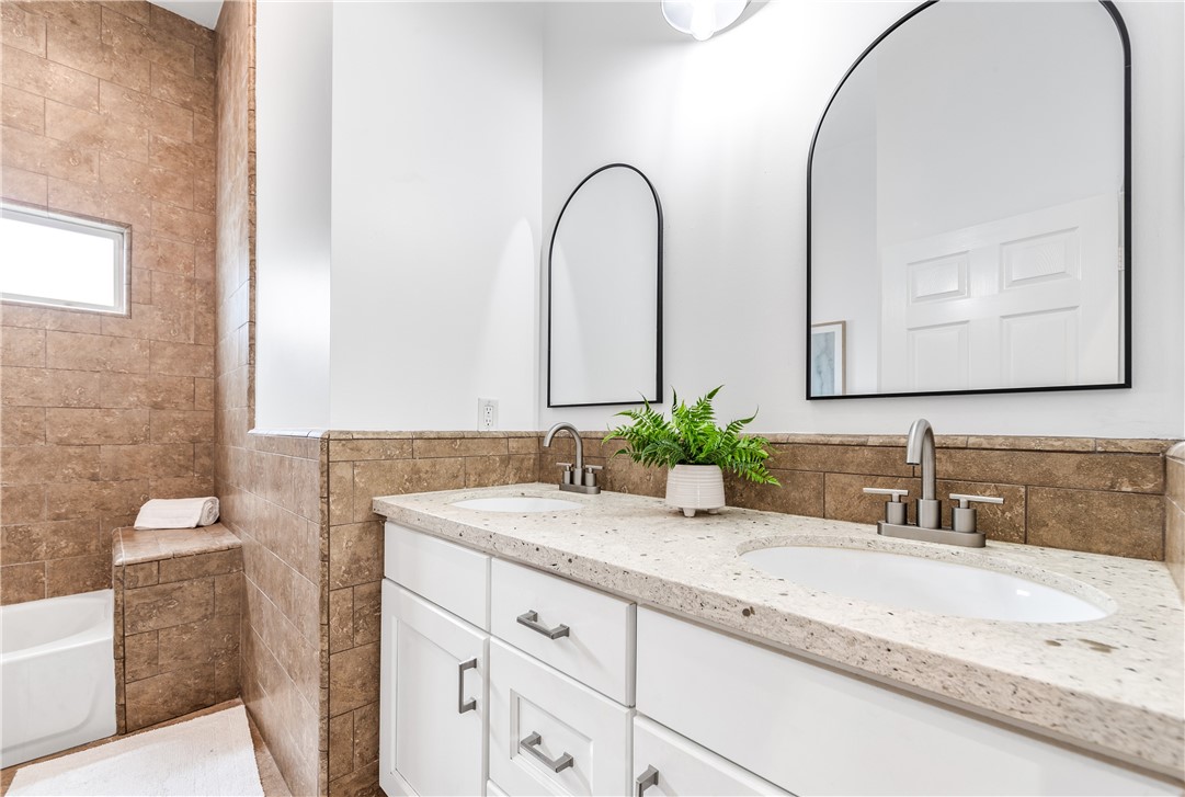 3627 E Vermont Street