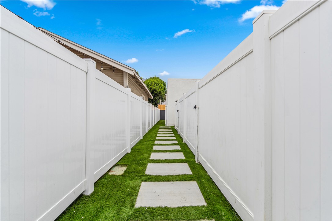 3627 E Vermont Street