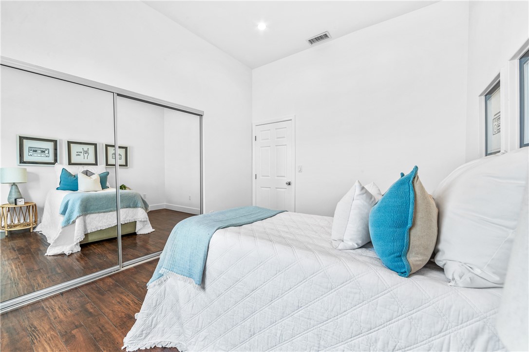 3627 E Vermont Street