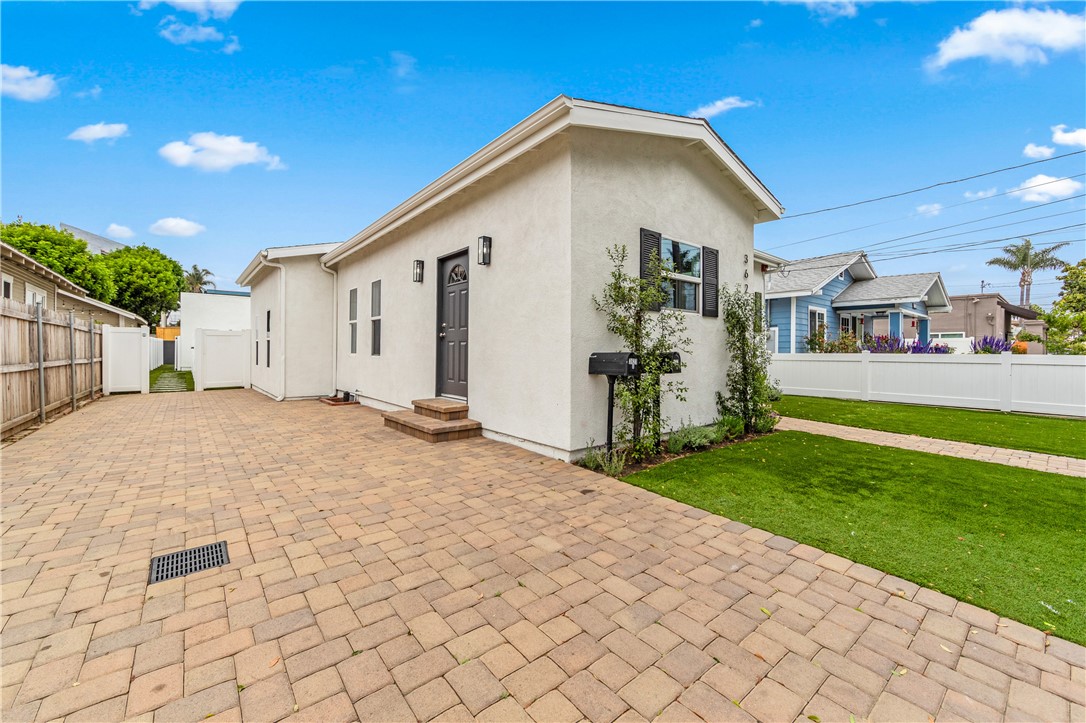 3627 E Vermont Street