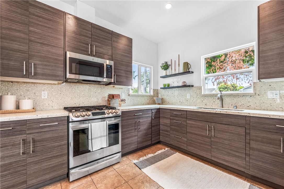 3627 E Vermont Street