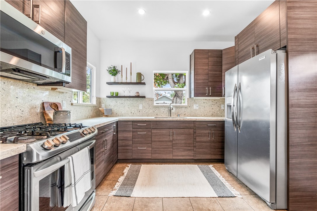 3627 E Vermont Street