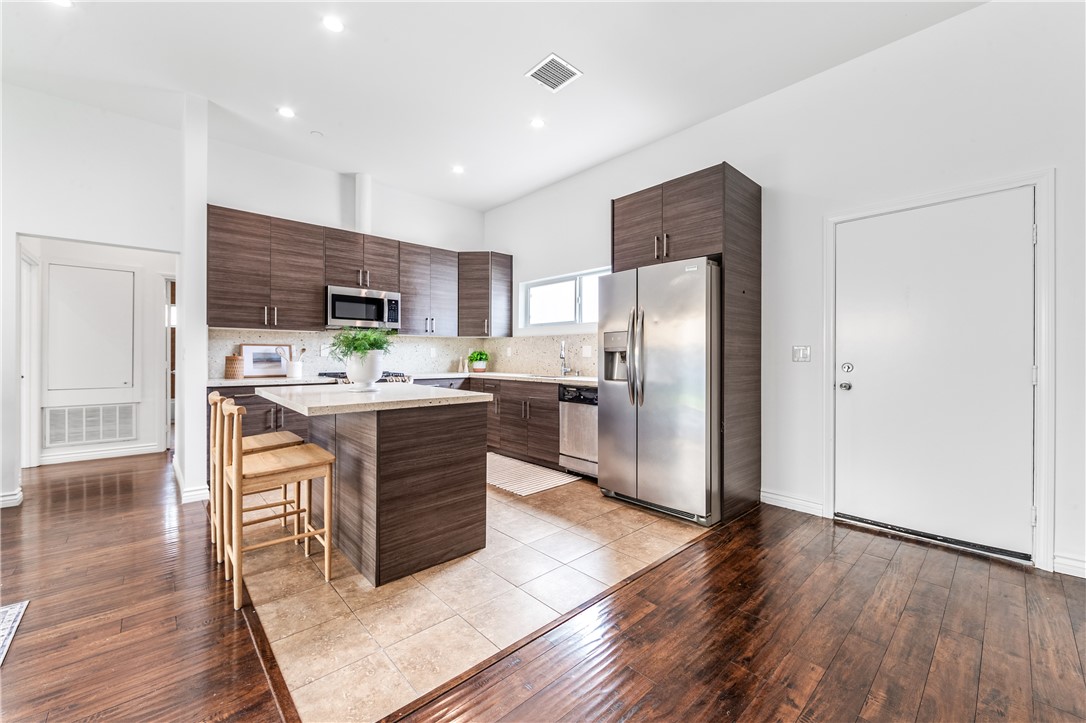 3627 E Vermont Street