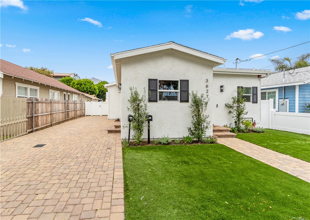 3627 E Vermont Street