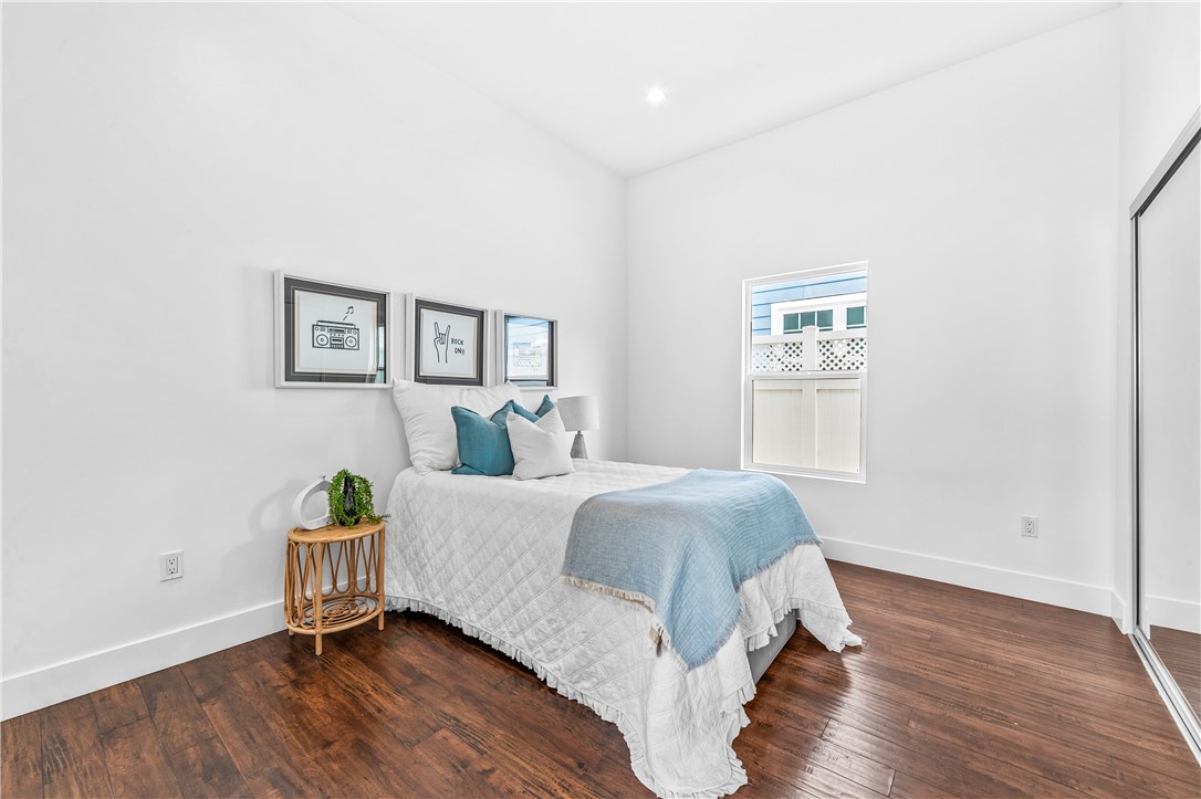 3627 E Vermont Street