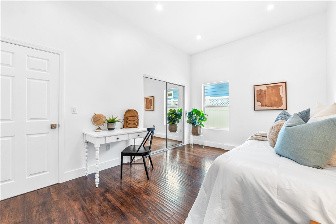 3627 E Vermont Street