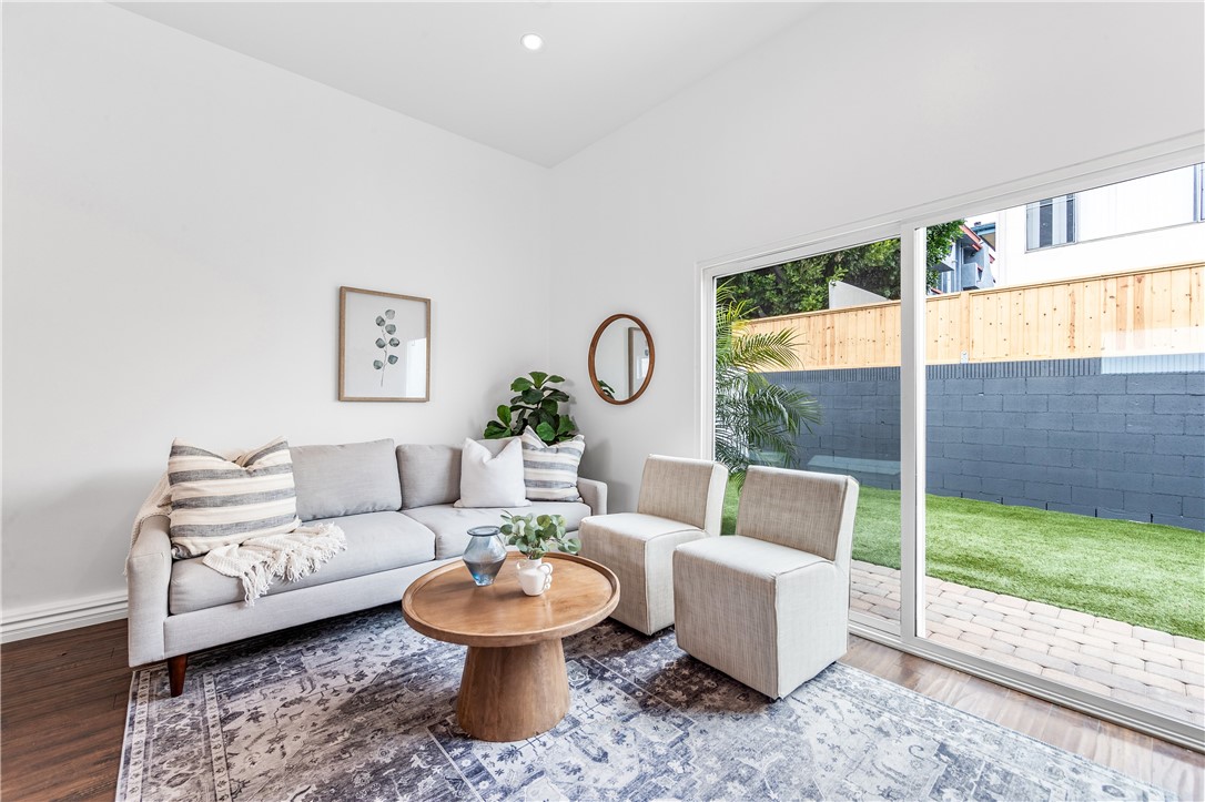 3627 E Vermont Street