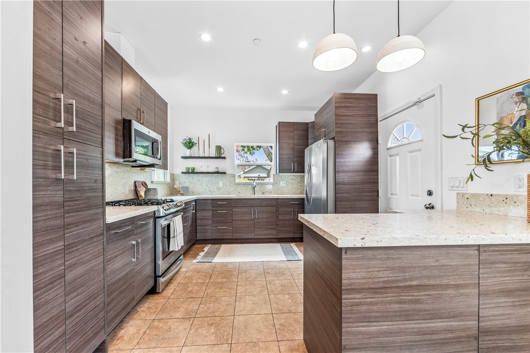 3627 E Vermont Street