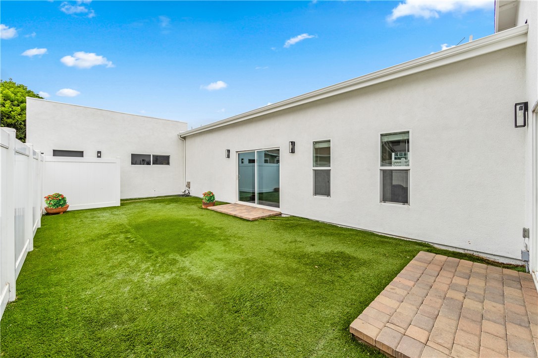 3627 E Vermont Street