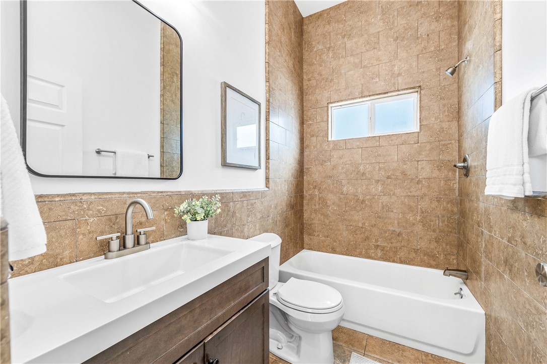 3627 E Vermont Street