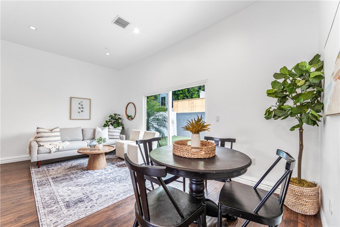 3627 E Vermont Street