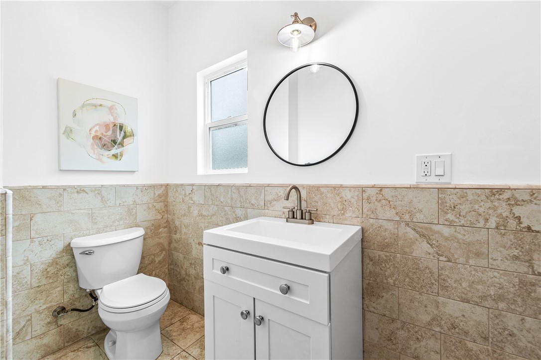 3627 E Vermont Street