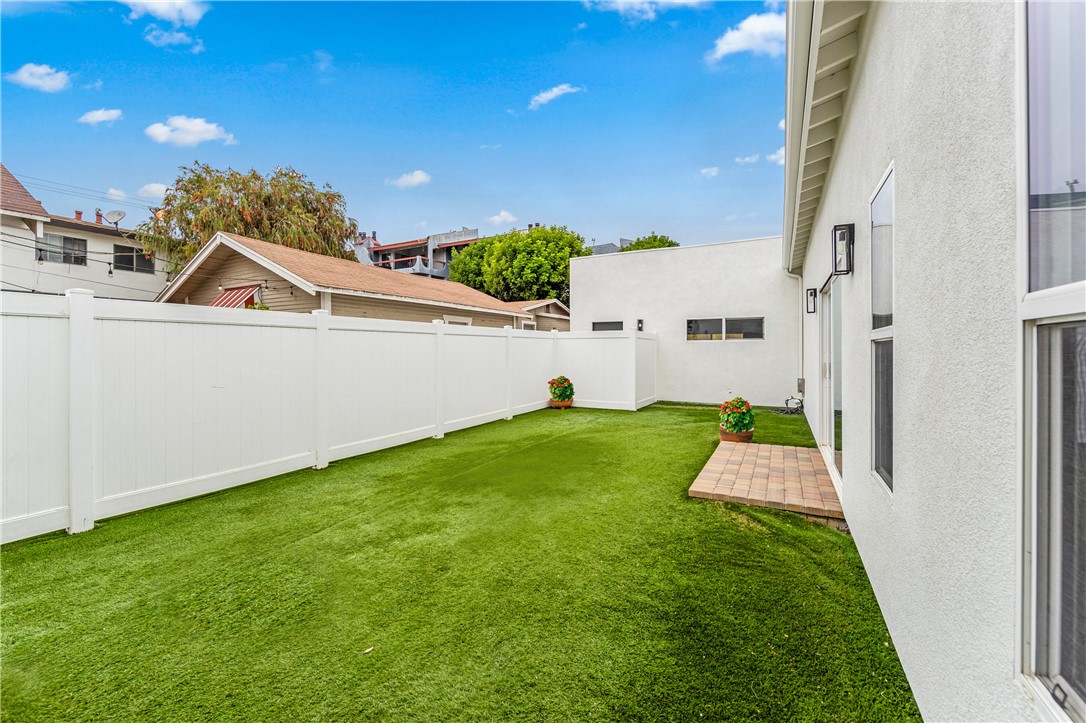 3627 E Vermont Street