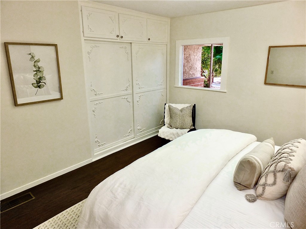 600 W Terrylynn Place