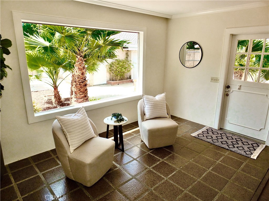 600 W Terrylynn Place