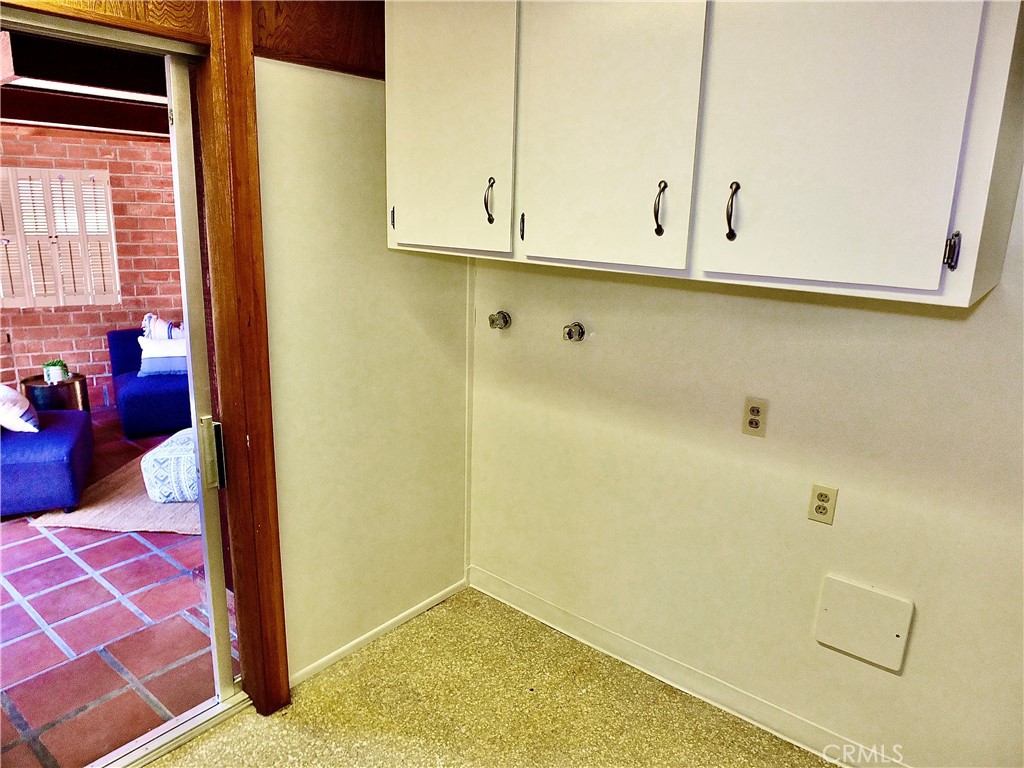 600 W Terrylynn Place