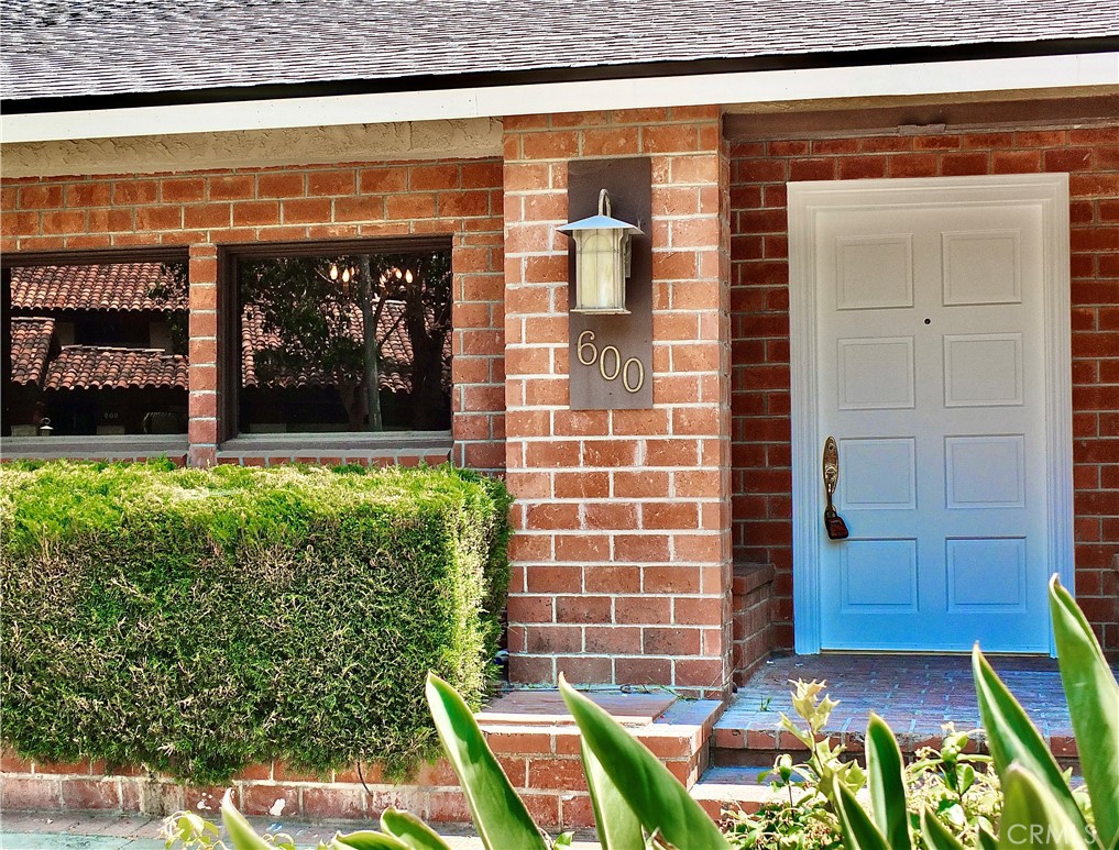 600 W Terrylynn Place