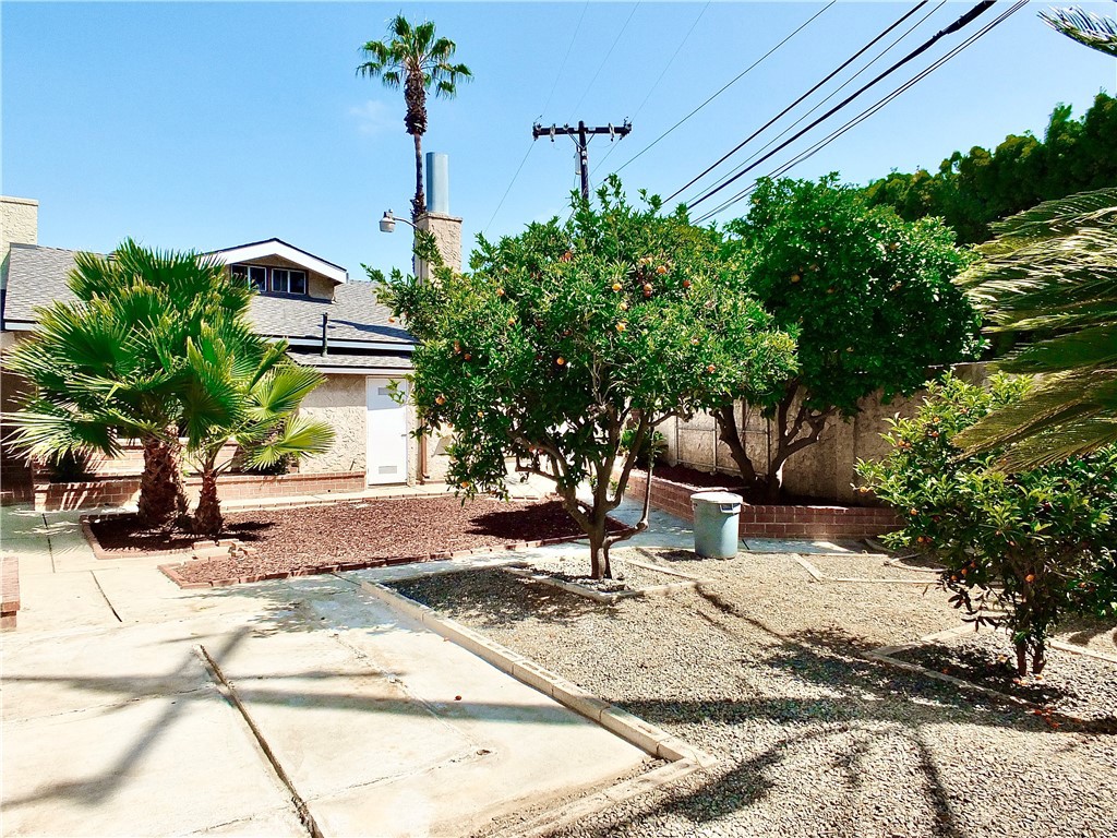 600 W Terrylynn Place